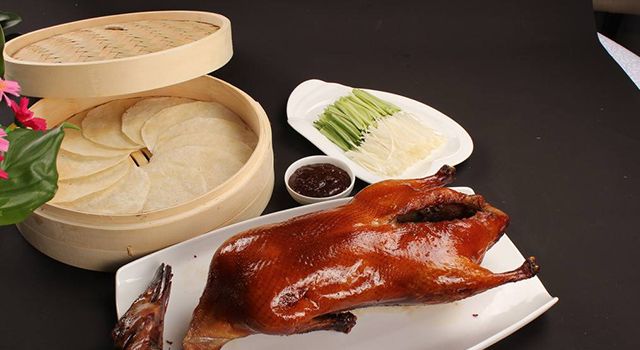 广东美食，经典粤菜皇牌片皮鸭